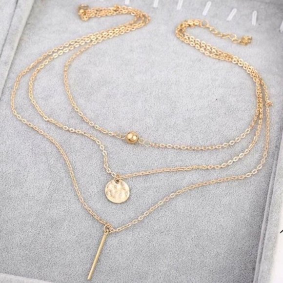 3/$15 Gorgeous Layered Necklace NWT - Picture 2 of 3
